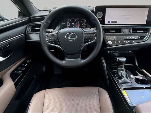 Used 2023 Lexus ES 350 w/ Premium Package FWD image 8
