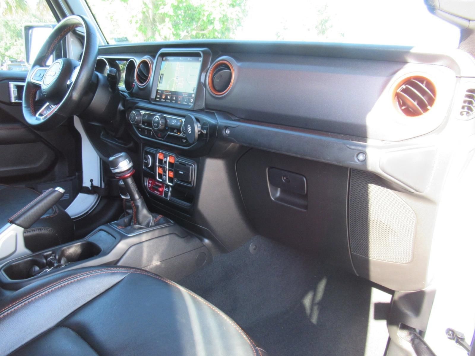 Certified 2022 Jeep Gladiator Mojave w/ Trailer Tow Package AWD/4WD image 14