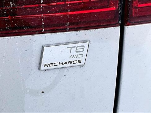 Certified 2023 Volvo XC60 T8 Plus image 9