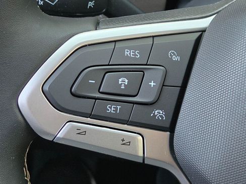 Used 2023 Volkswagen Taos SEL AWD/4WD image 28