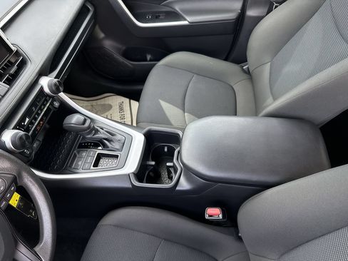 Certified 2025 Toyota RAV4 LE FWD image 22