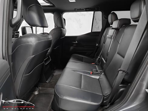 Used 2024 Lexus GX 550 w/ Accessory Package (2T) AWD/4WD image 27