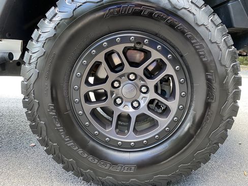 Used 2022 Jeep Wrangler Unlimited Rubicon w/ Xtreme Recon 35" Tire Package AWD/4WD image 41