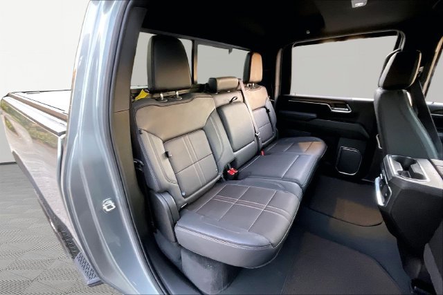 Used 2024 Chevrolet Silverado 2500 High Country w/ High Country Premium Package AWD/4WD image 17