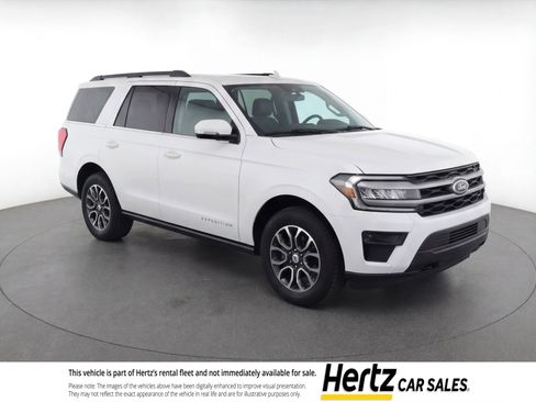 Used 2023 Ford Expedition Max XLT image 1