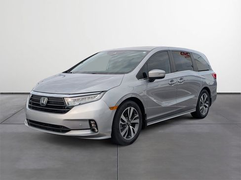Used 2021 Honda Odyssey Touring image 2