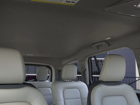 New 2026 Lincoln Aviator AWD image 22