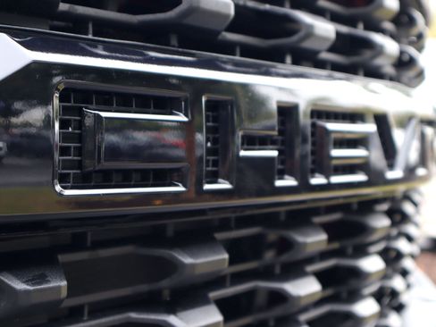 Used 2021 Chevrolet Silverado 1500 Custom Trail Boss image 30