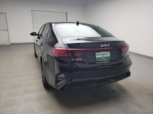 Used 2022 Kia Forte LXS FWD image 6