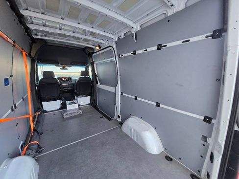 Used 2022 Mercedes-Benz Sprinter 2500 image 40