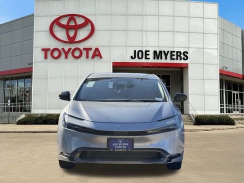 New 2026 Toyota Prius XLE FWD image 3