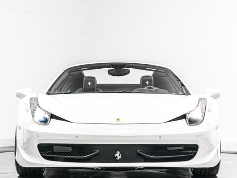 Used 2015 Ferrari 458 Spider RWD image 4