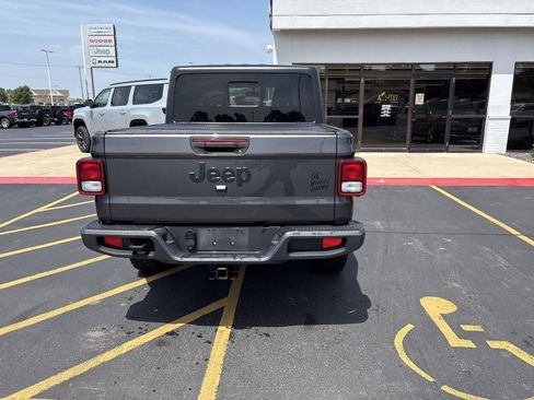 Used 2021 Jeep Gladiator Sport AWD/4WD image 6