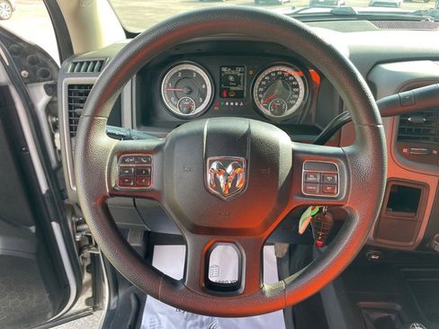 Used 2018 RAM 2500 Tradesman w/ Chrome Appearance Group image 29