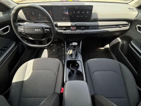 Used 2025 Kia K4 FWD image 33