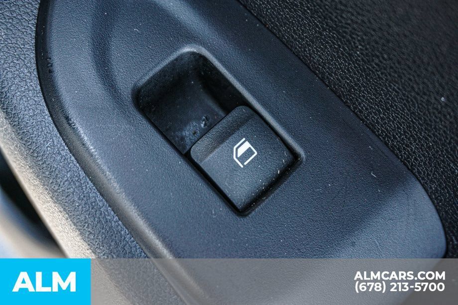 Used 2025 Hyundai Venue SEL FWD image 53
