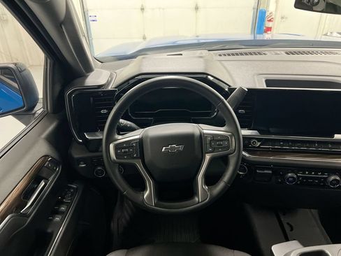 Used 2023 Chevrolet Silverado 1500 RST AWD/4WD image 11