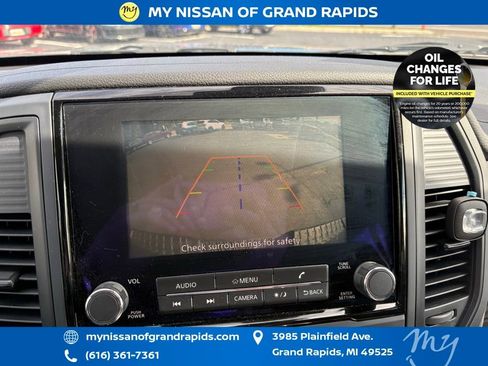 Used 2024 Nissan Titan SV w/ SV Convenience Package image 26