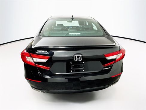 Used 2020 Honda Accord Sport image 6