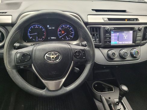 Used 2018 Toyota RAV4 LE FWD image 22