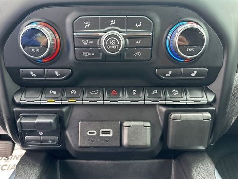 Used 2021 Chevrolet Silverado 1500 LT Trail Boss w/ Convenience Package II image 27