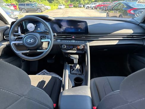 Used 2024 Hyundai Elantra SEL FWD image 26