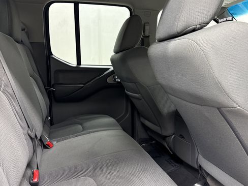 Used 2019 Nissan Frontier SV image 22