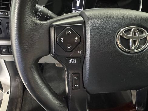 Used 2018 Toyota Sequoia Platinum AWD/4WD image 6