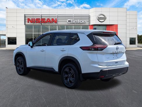 New 2026 Nissan Rogue SV FWD image 5