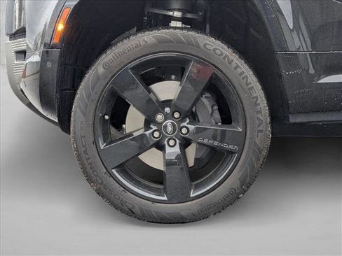 New 2025 Land Rover Defender 90 X-Dynamic SE AWD/4WD image 10
