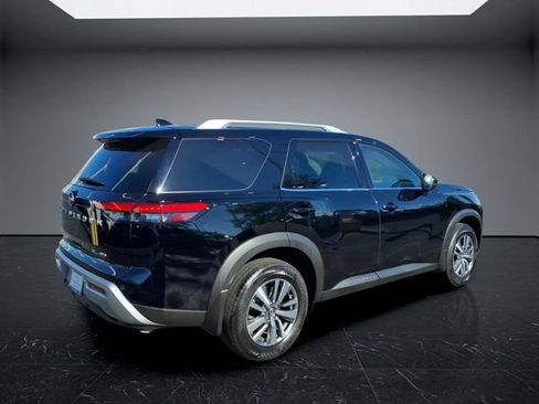 Used 2025 Nissan Pathfinder SL w/ Cargo Package AWD/4WD image 3