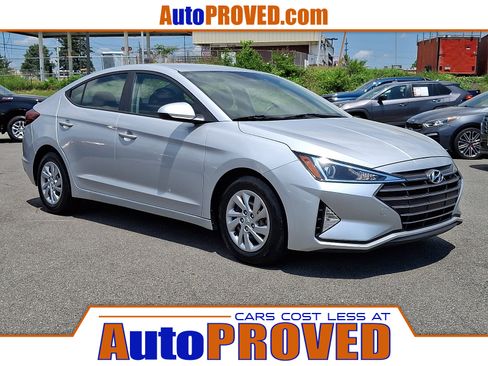 Used 2019 Hyundai Elantra SE w/ Cargo Package FWD image 1