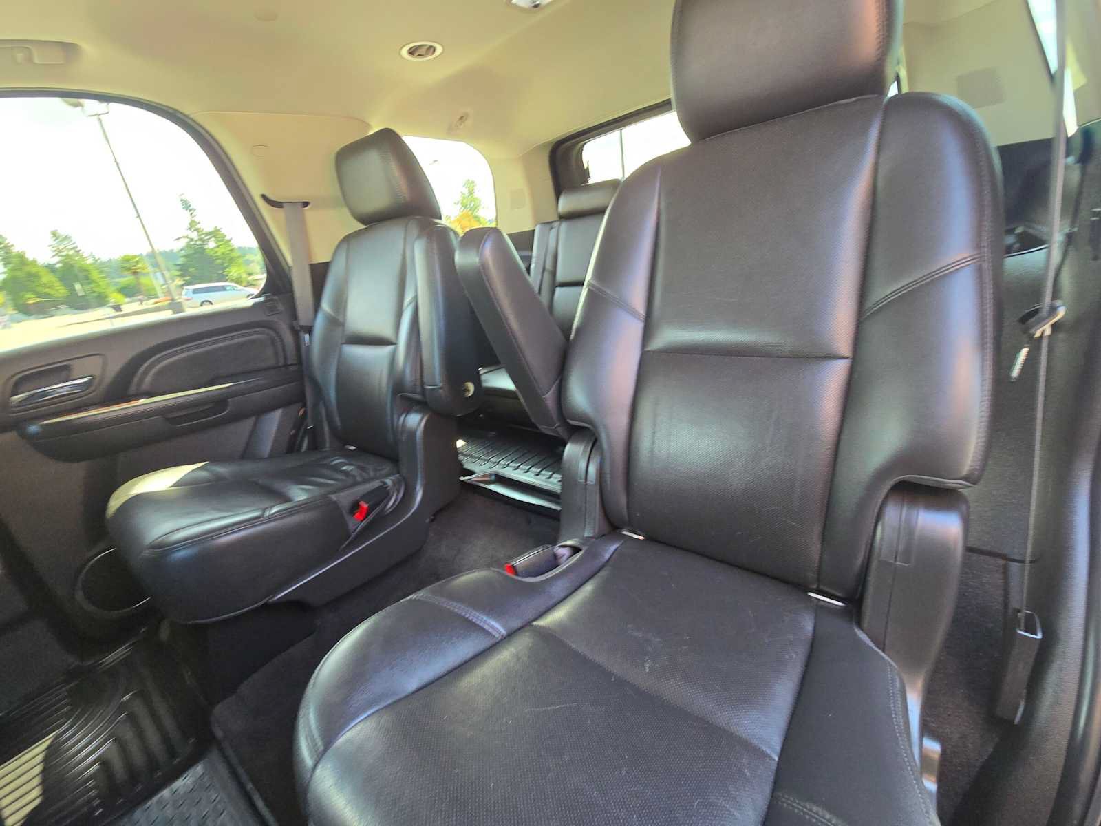 Used 2013 GMC Yukon Denali AWD/4WD image 17