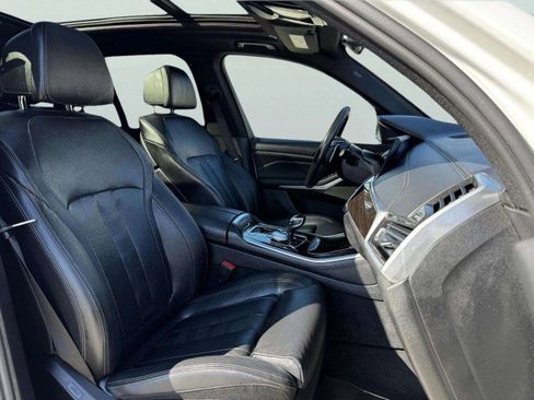 Used 2020 BMW X5 xDrive50i w/ Premium Package image 53