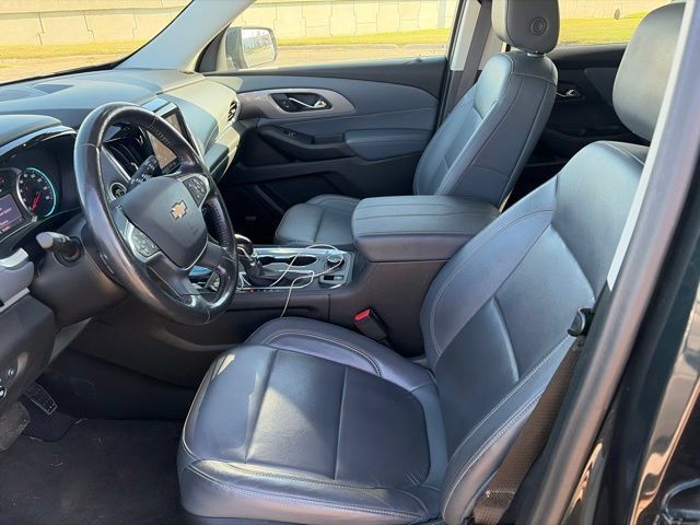 Used 2021 Chevrolet Traverse LT w/ LT Premium Package AWD/4WD image 6