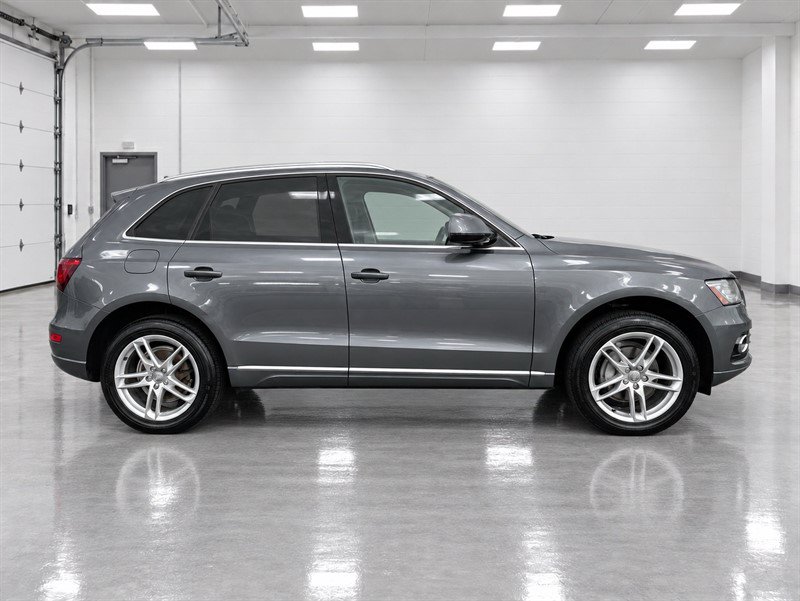 Used 2016 Audi Q5 2.0T Premium Plus w/ Technology Package AWD/4WD image 2