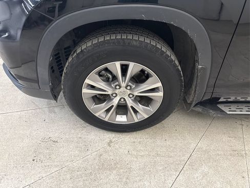 Used 2015 Toyota Highlander XLE FWD image 13