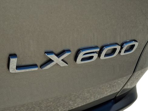 Used 2024 Lexus LX 600 F Sport AWD/4WD image 31