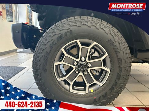 New 2025 Jeep Gladiator Mojave image 32