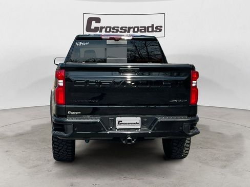 Used 2025 Chevrolet Silverado 1500 ZR2 w/ Technology Package image 4