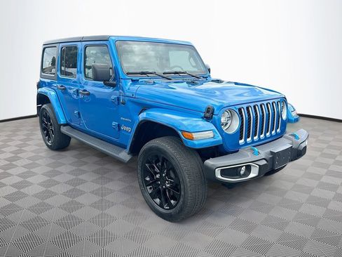 Used 2022 Jeep Wrangler Unlimited Sahara w/ Cold Weather Group AWD/4WD image 4