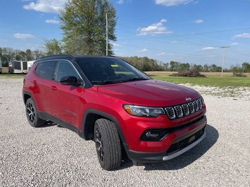 Used 2024 Jeep Compass Limited AWD/4WD image 4