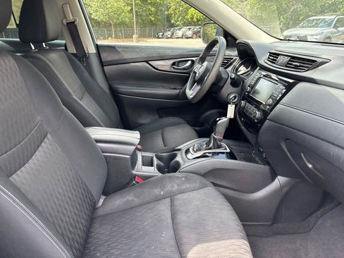 Used 2018 Nissan Rogue S FWD image 38