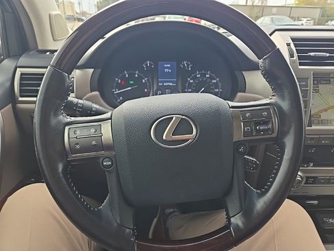 Used 2018 Lexus GX 460 image 15