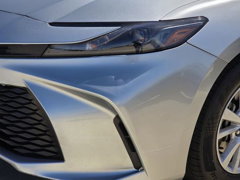 Used 2025 Toyota Camry LE image 6