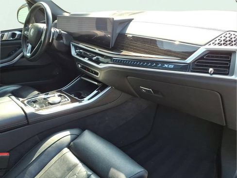 Used 2025 BMW X5 xDrive50e AWD/4WD image 26