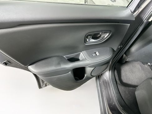 Used 2025 Honda HR-V LX image 25