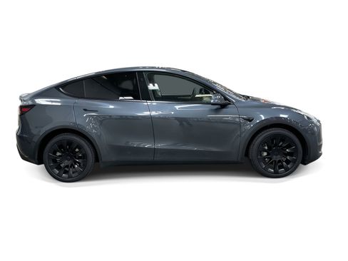 Certified 2023 Tesla Model Y Long Range AWD/4WD image 7