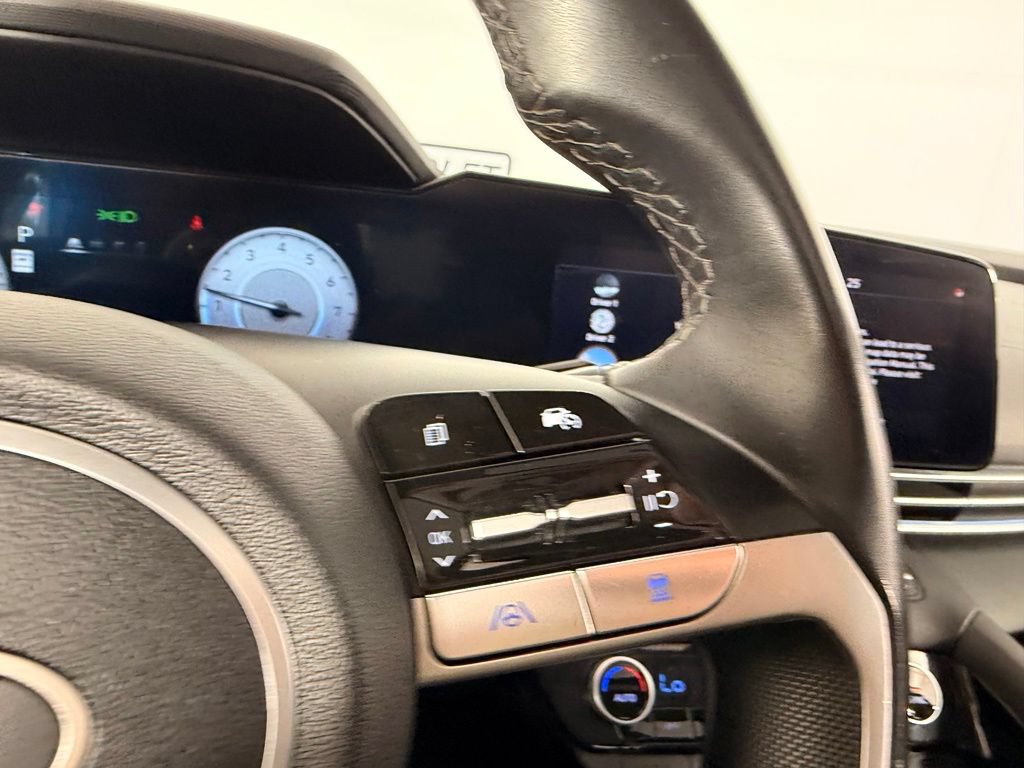 Used 2024 Hyundai Elantra Limited FWD image 28