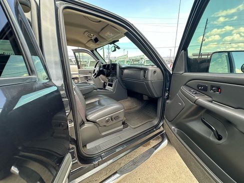 Used 2004 Chevrolet Silverado 2500 LT w/ Skid Plate Package AWD/4WD image 48